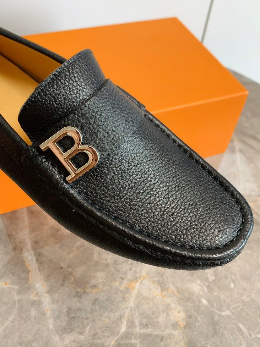 Men's Black Textured Hardware Loafers