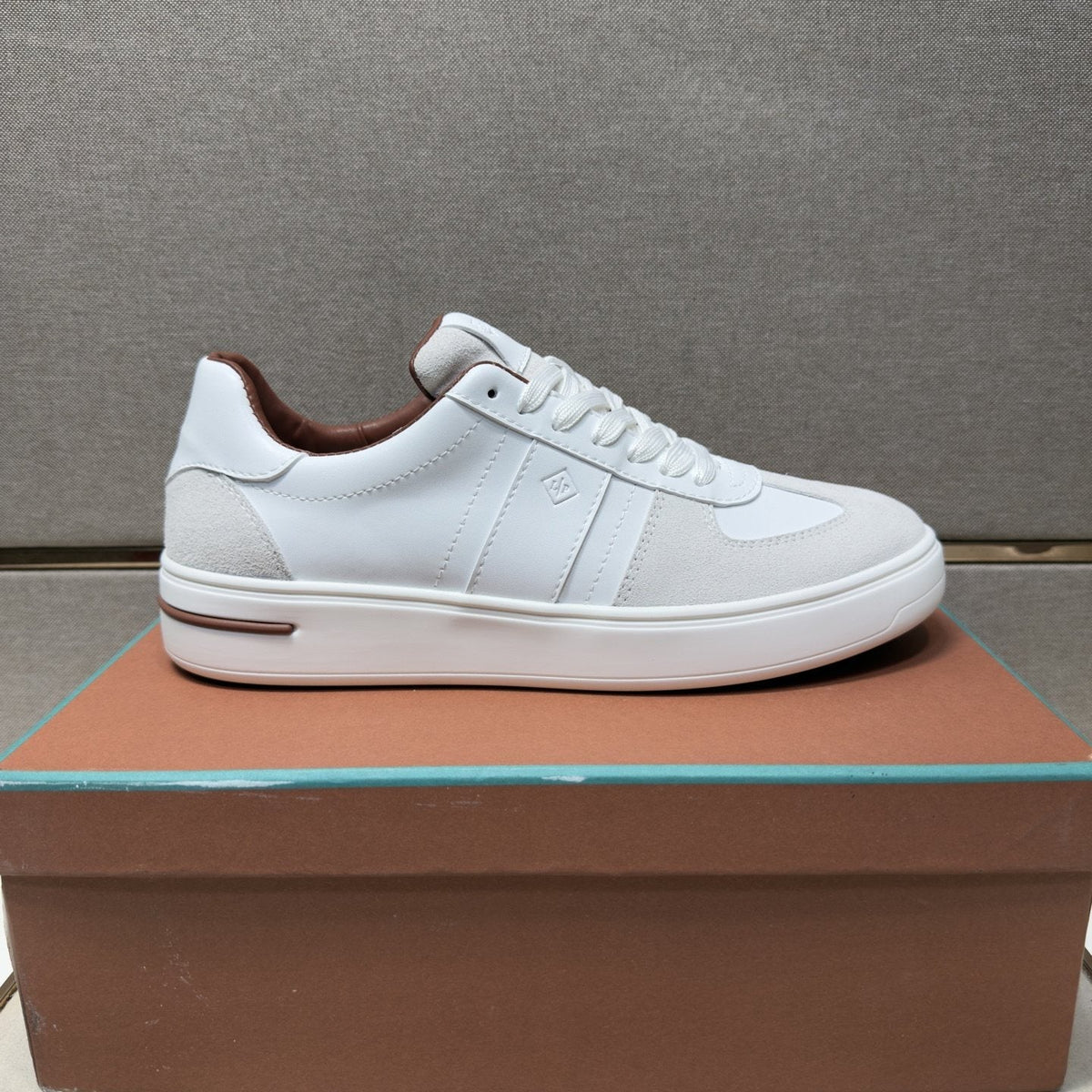 Men's Paneled Low-Top Sneakers